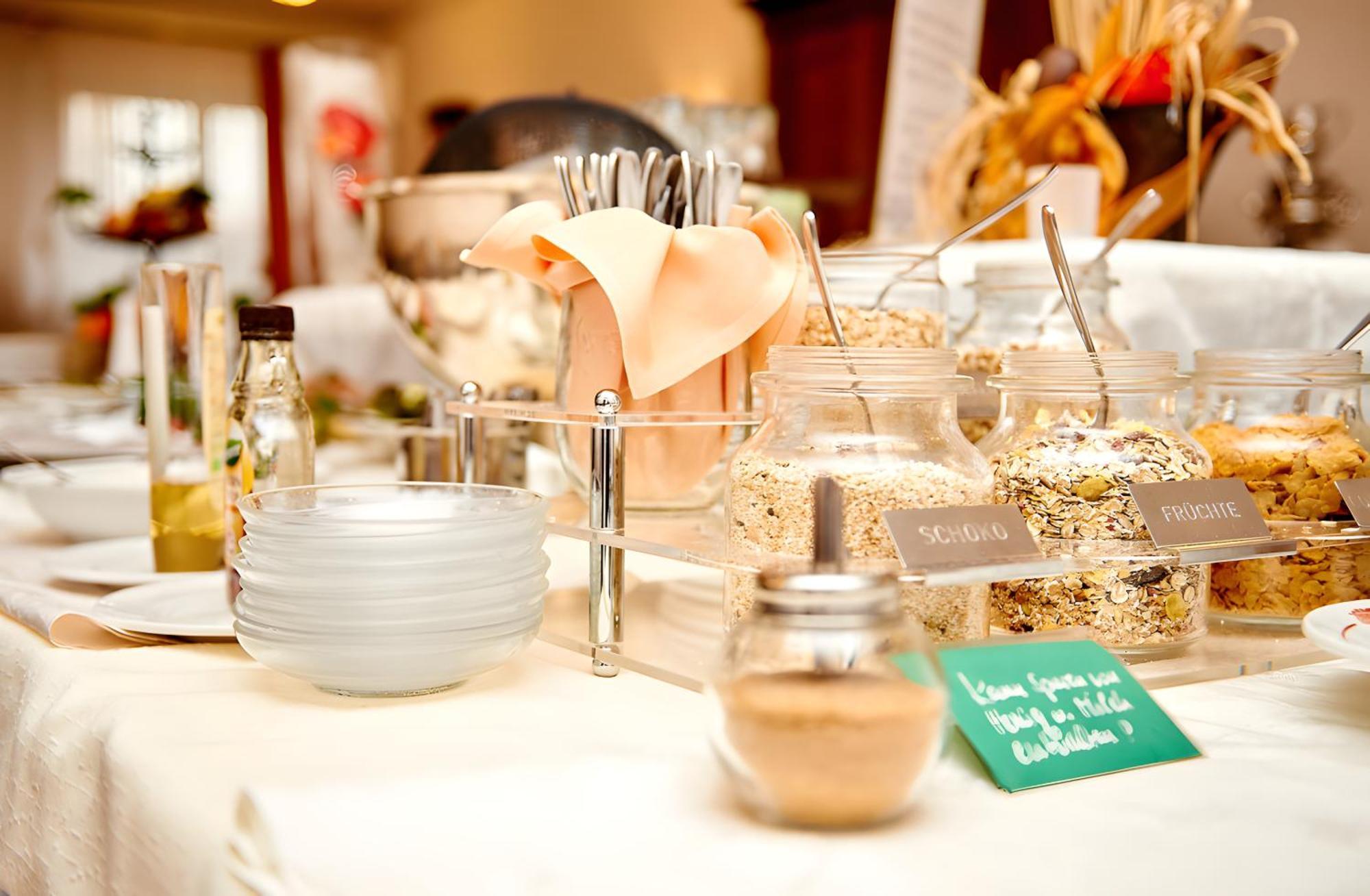 Vegan Hotel Und Restaurants Nicolay 1881 زلتنغن راختخ المظهر الخارجي الصورة