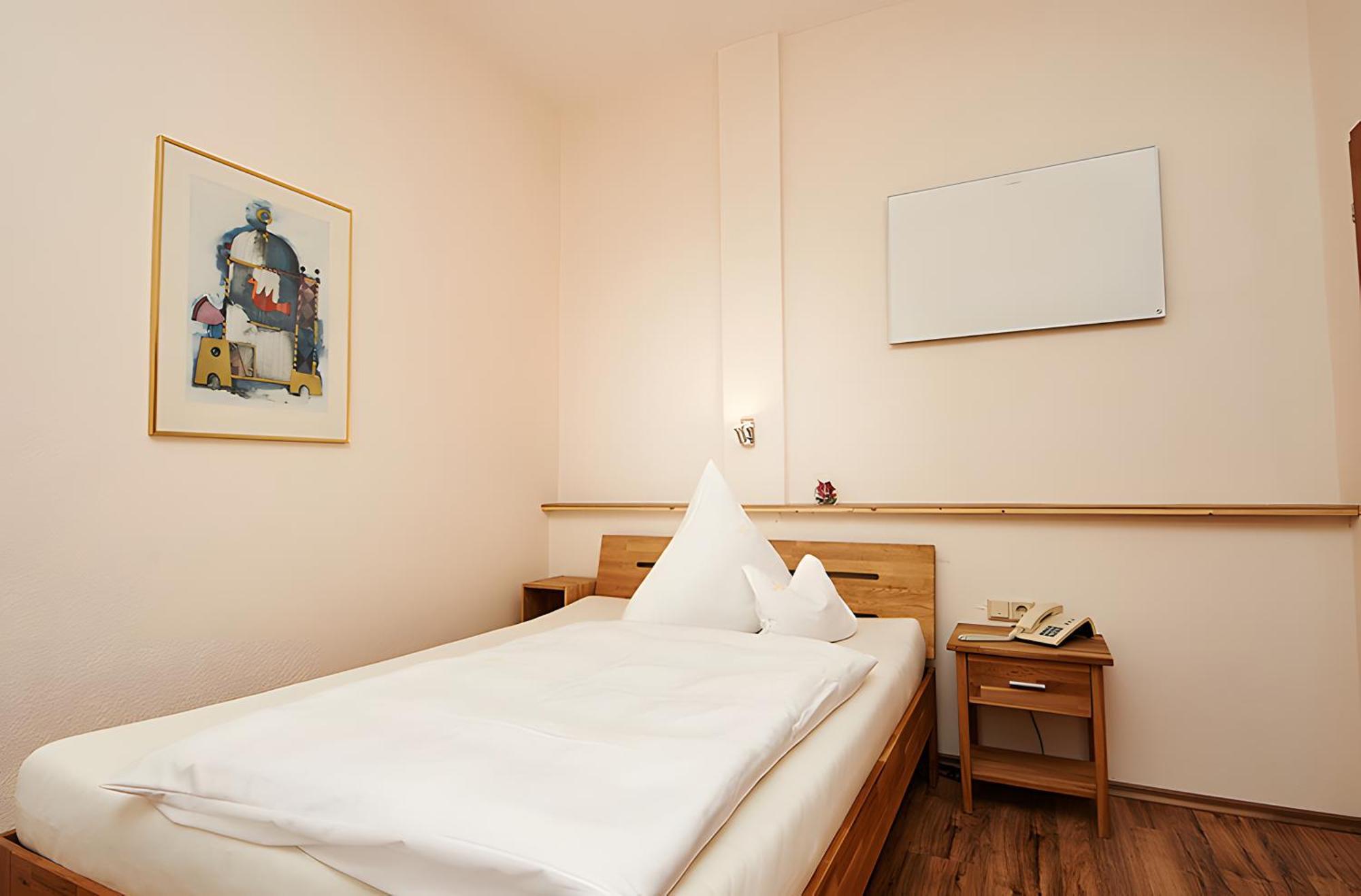 Vegan Hotel Und Restaurants Nicolay 1881 زلتنغن راختخ المظهر الخارجي الصورة