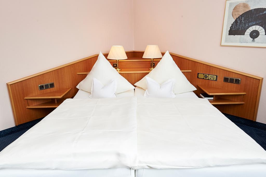 Vegan Hotel Und Restaurants Nicolay 1881 زلتنغن راختخ المظهر الخارجي الصورة
